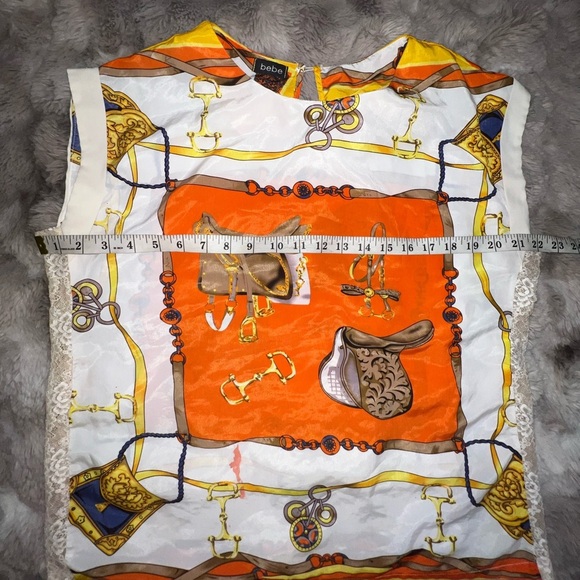 Chic & Elegant Bebe Scarf Print Sleeveless Top - Picture 12 of 12